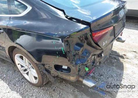 2019 Audi A5 45 Premium z USA, uszkodzony, nr VIN WAUBNCF56KA043492